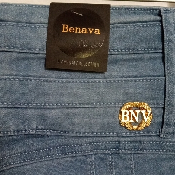 Chic Denim Skinny Butt Lifting Jeans for Women - Picture 7 of 10